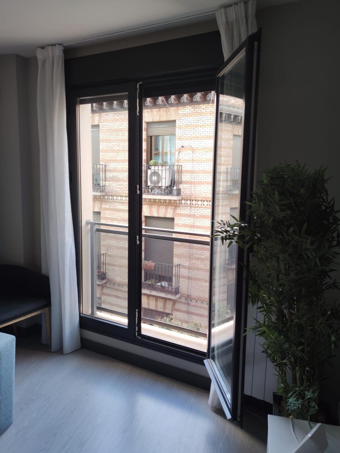 Apartment Eh - Heroismo *